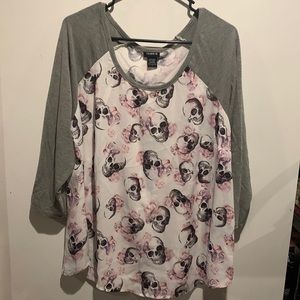 Torrid size 1 skull shirt